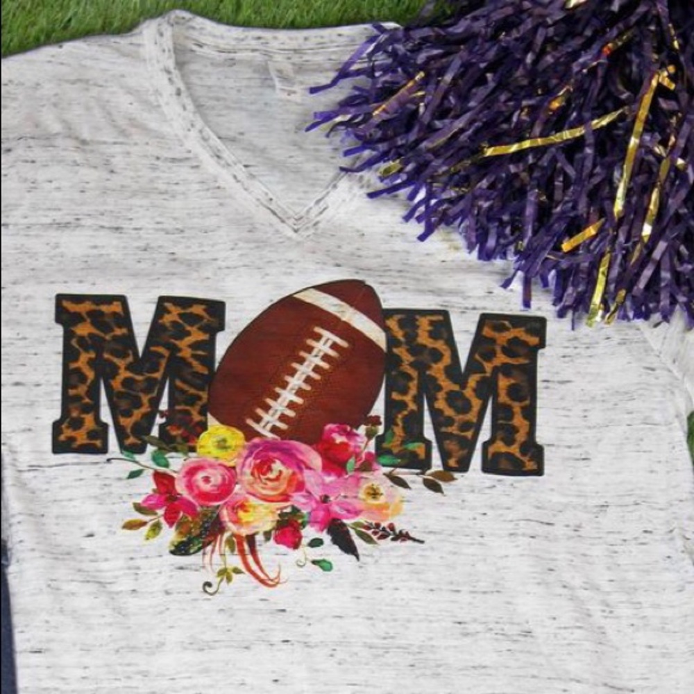 Leopard Floral Football Mom v Neck Tee Size L